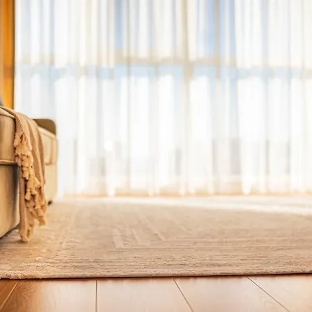 Апартамент Harmony Delux -free Parking