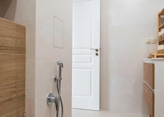 Harmony Delux -free Parking Бургас